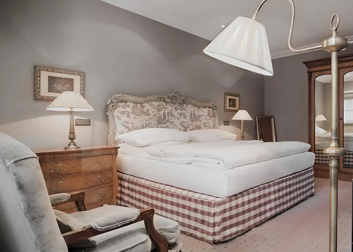 Schlosshotel Berlin by Patrick Hellmann